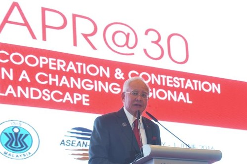 Malaysian Prime Minister talks East Sea dispute settlement - ảnh 1